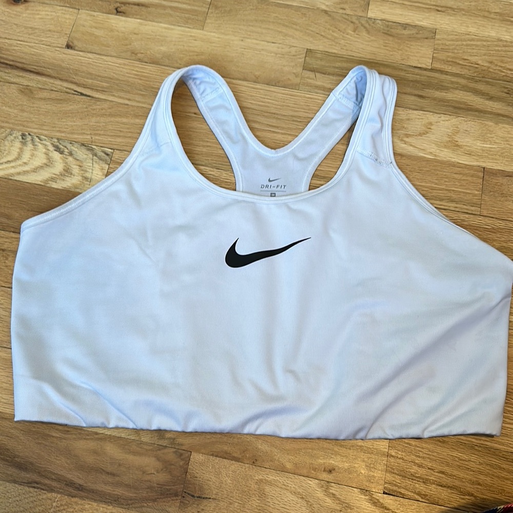 Nike Swoosh Sports Bra